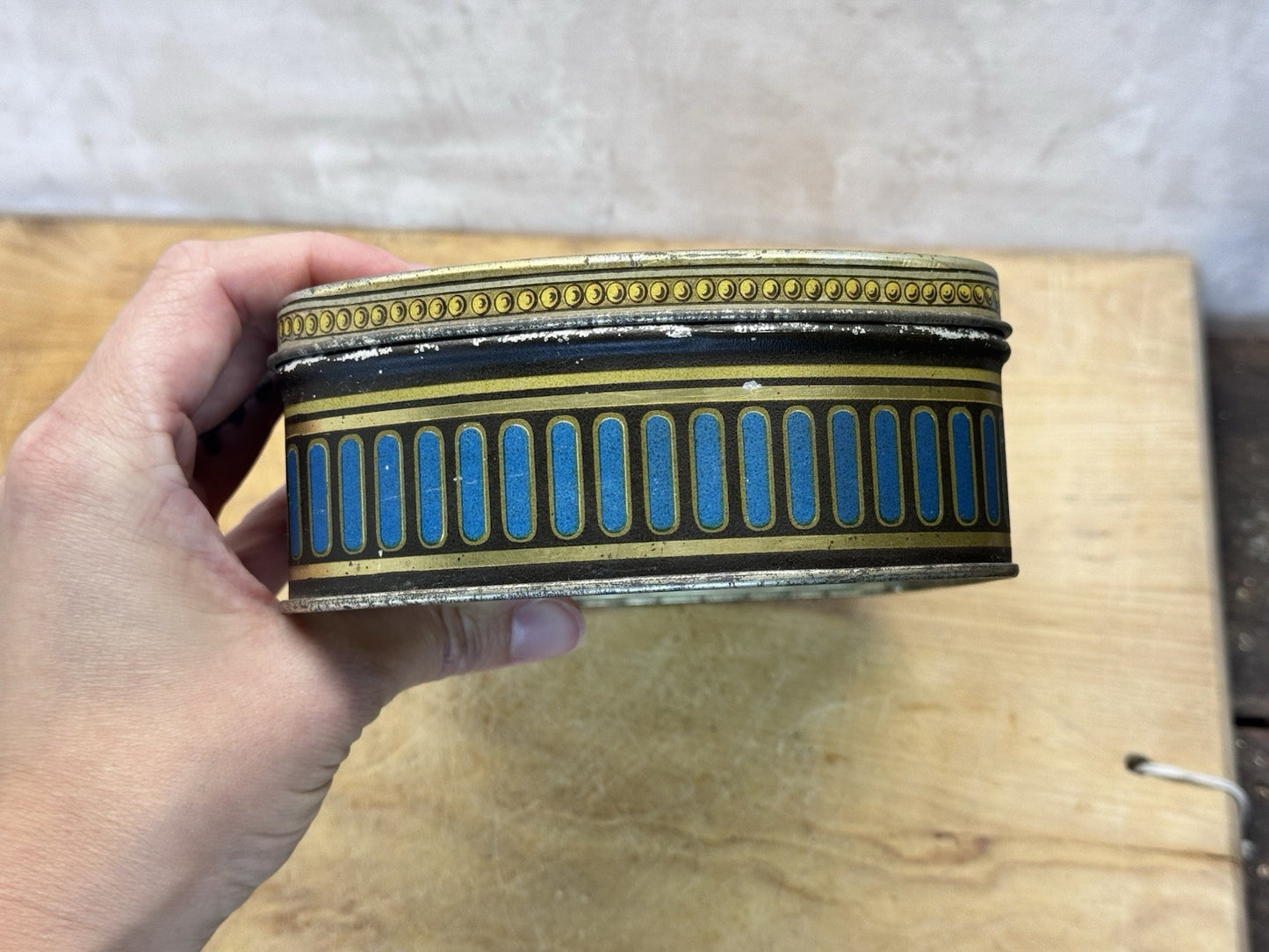 Allen Dualley Chocolates Empty Tin Vintage #S-1560