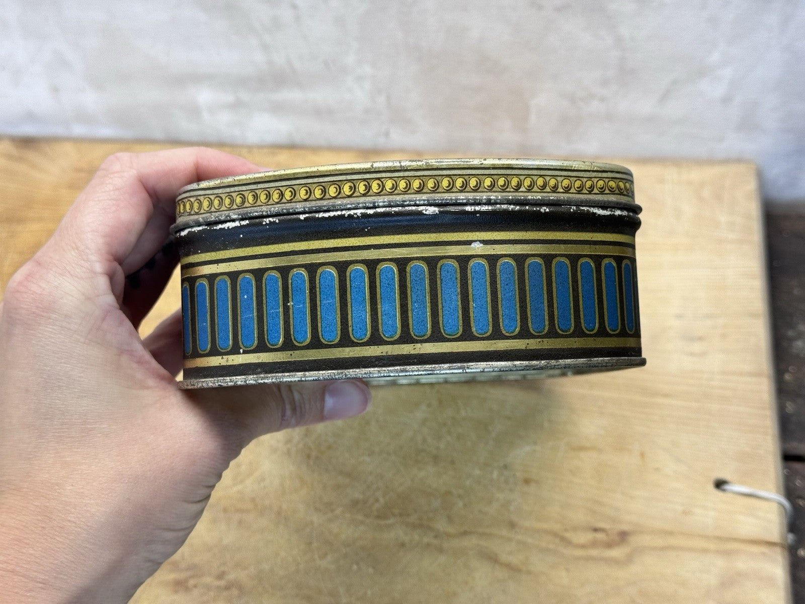 Allen Dualley Chocolates Empty Tin Vintage #S-1560