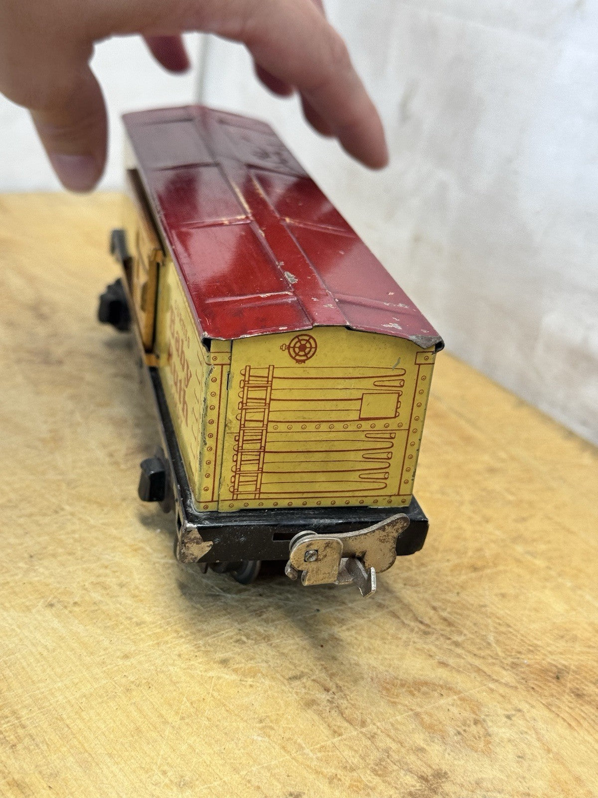 Lionel Lines #1679 Curtiss Baby Ruth Candy Yellow Train Box Car #S-1602
