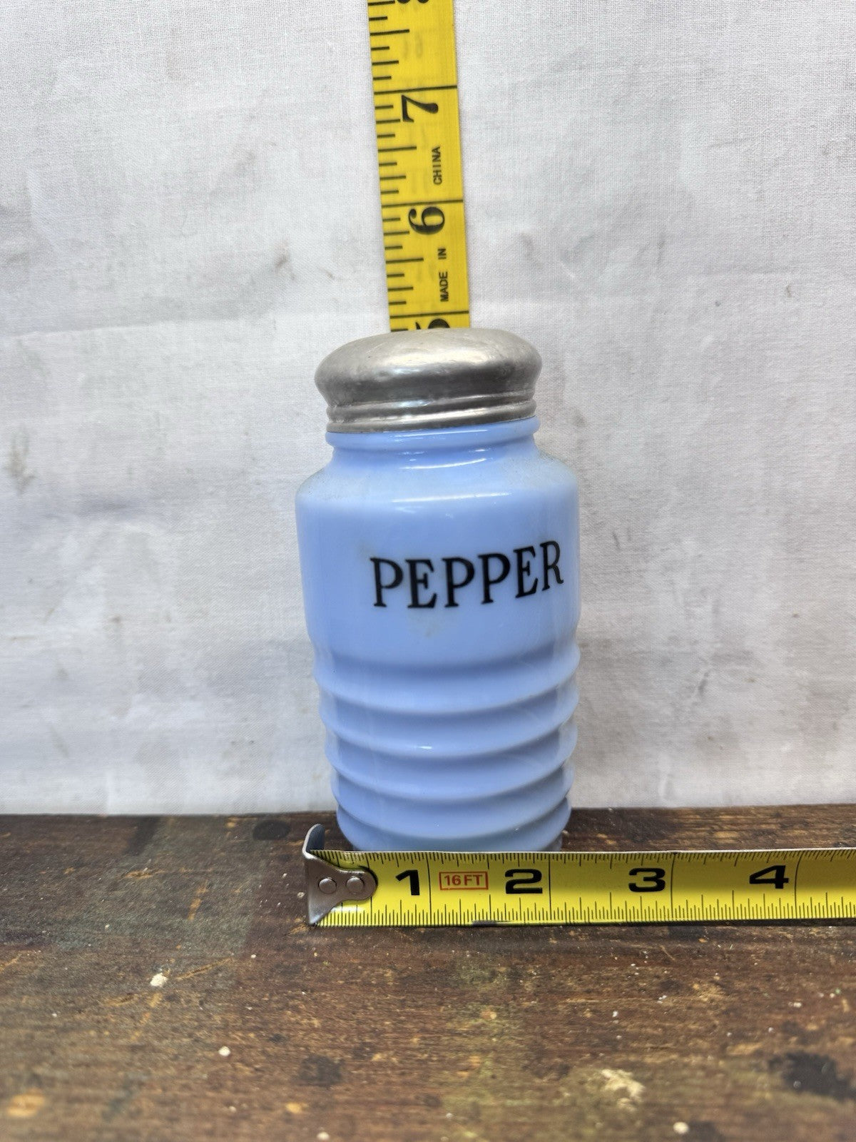Vintage 1930s Jeannette Delphite Pepper Shaker #S-1669