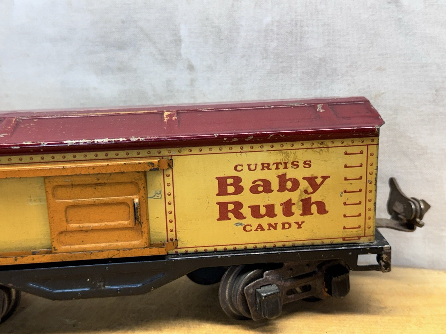Lionel Lines #1679 Curtiss Baby Ruth Candy Yellow Train Box Car #S-1602
