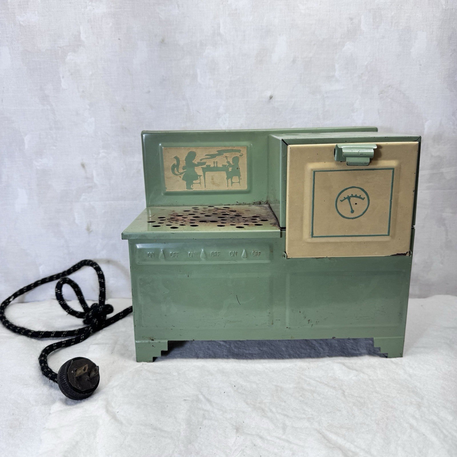 Child’s Metal Green Toy Electric Stove Vintage