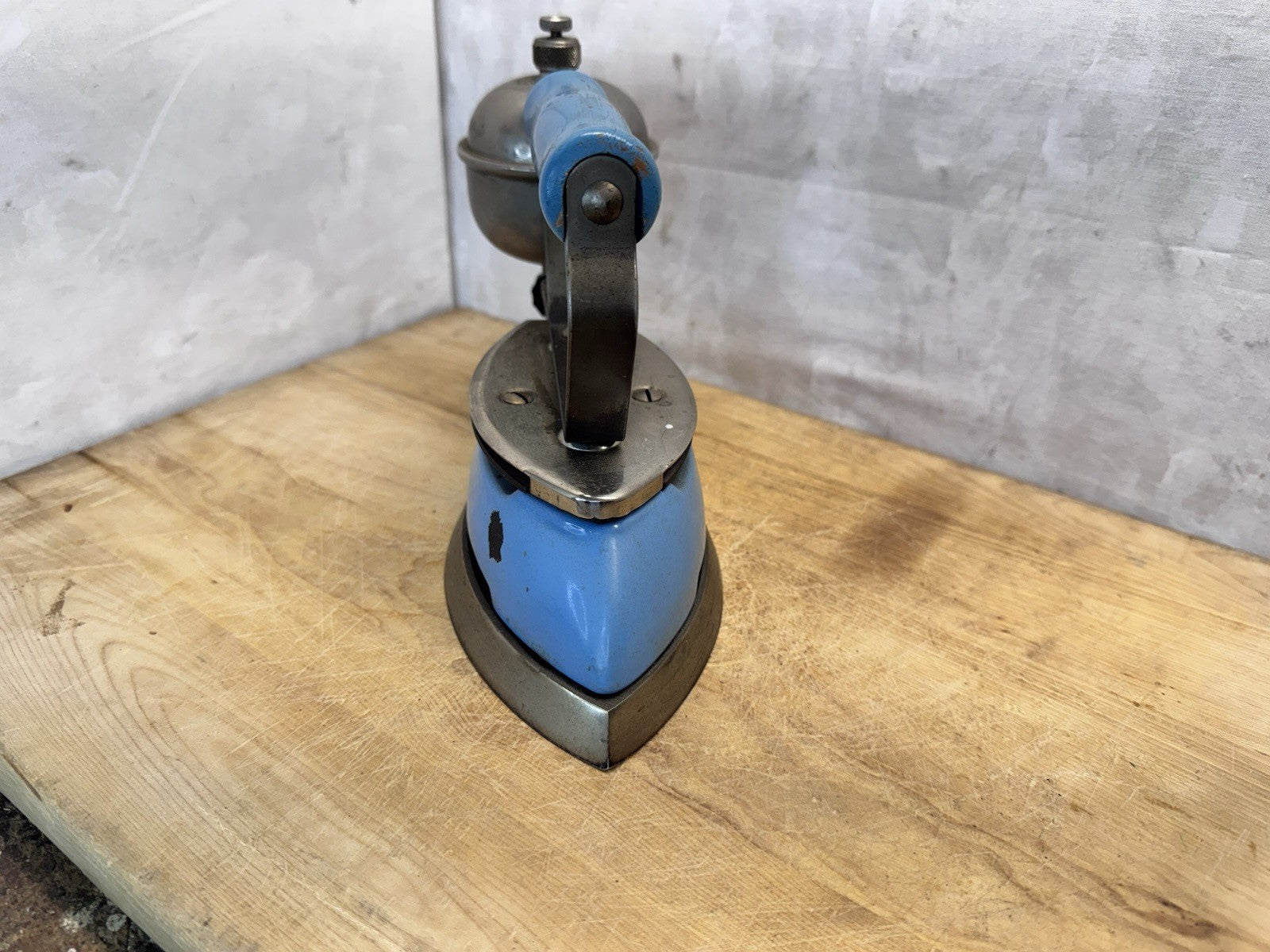 Coleman Vtg Gas Fueled Blue Iron  #S-1582