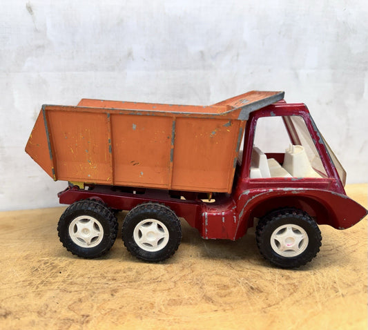 Vintage Hubley Metal Dump Truck Toy #S-1692