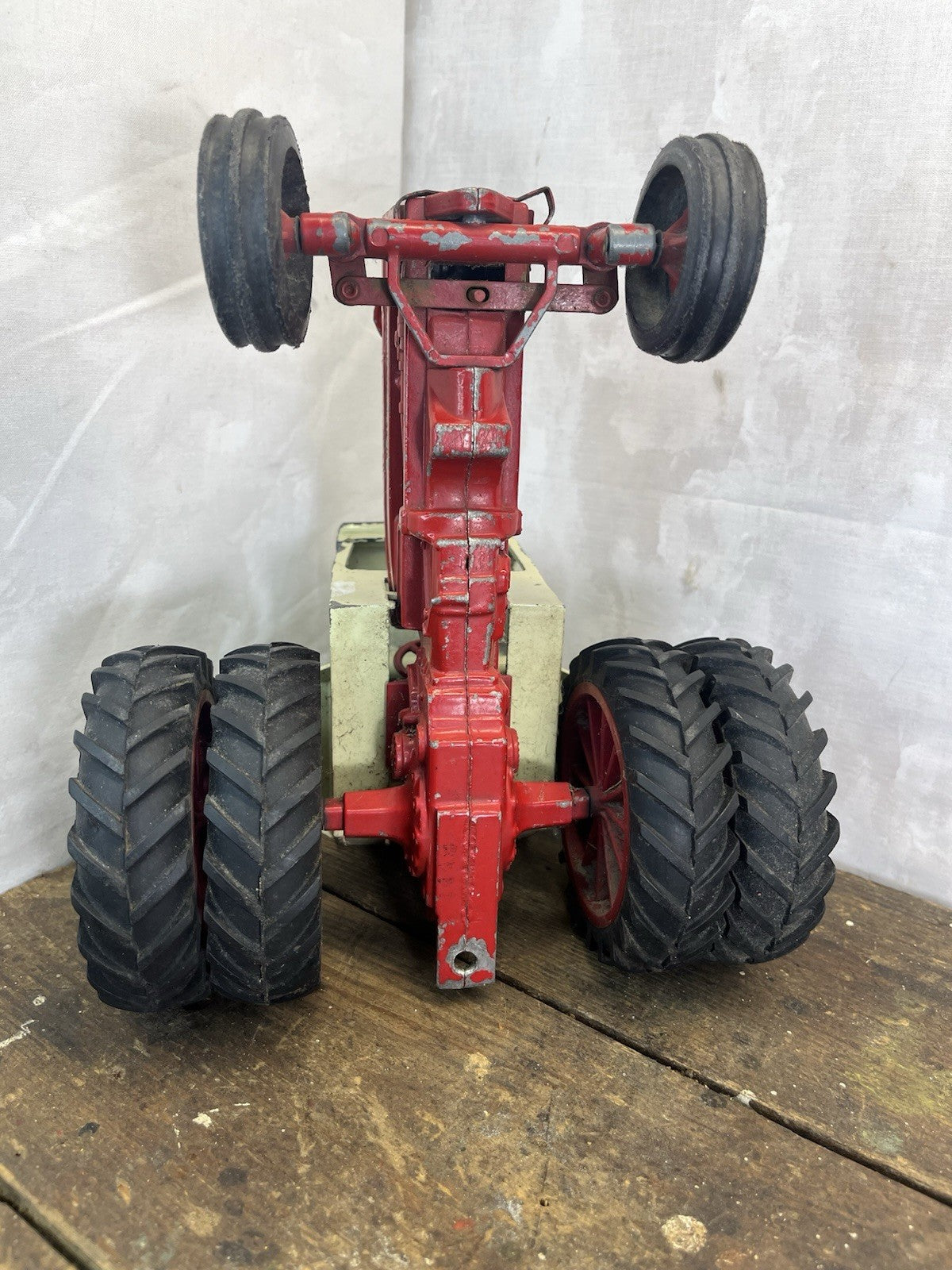 Vintage Collectible Mancave International Farmall 145c Tractor