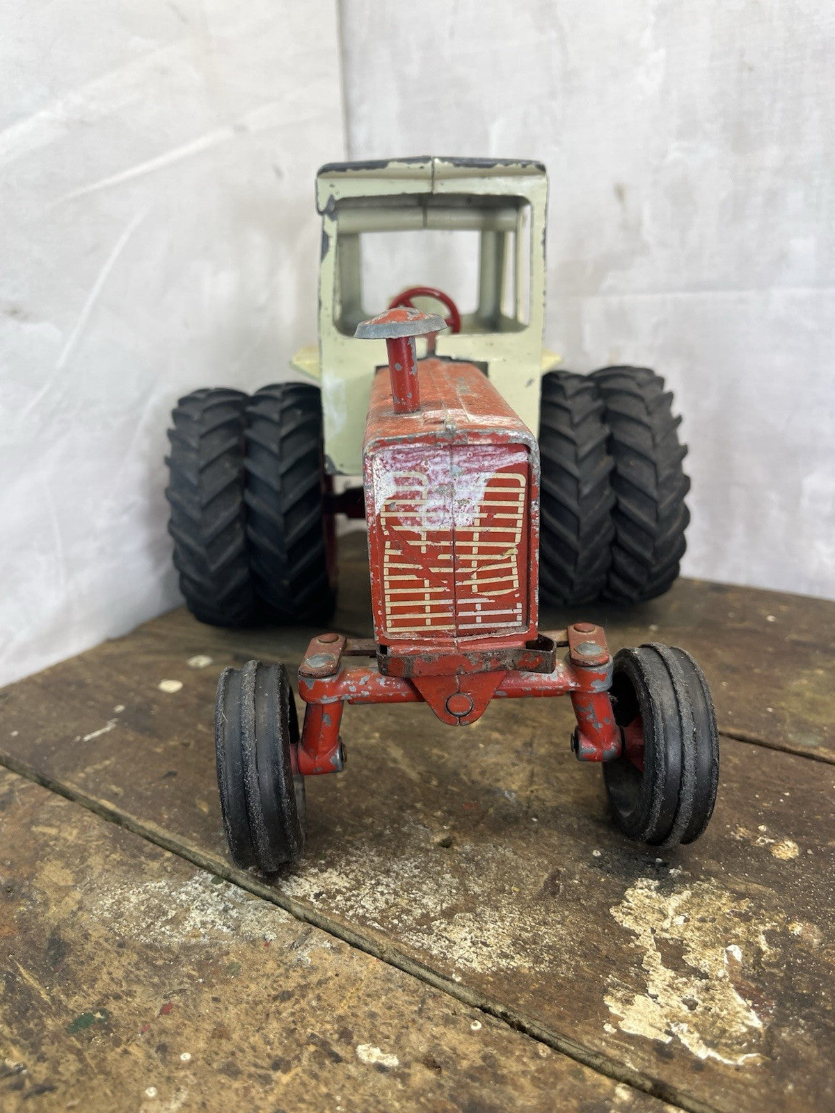 Vintage Collectible Mancave International Farmall 145c Tractor