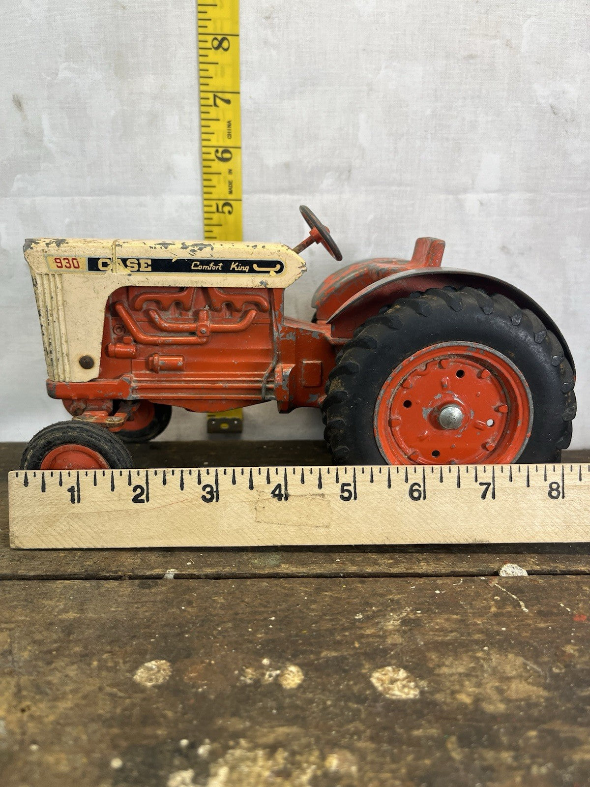 Vintage Collectible Mancave Comfort King 930 Case Tractor