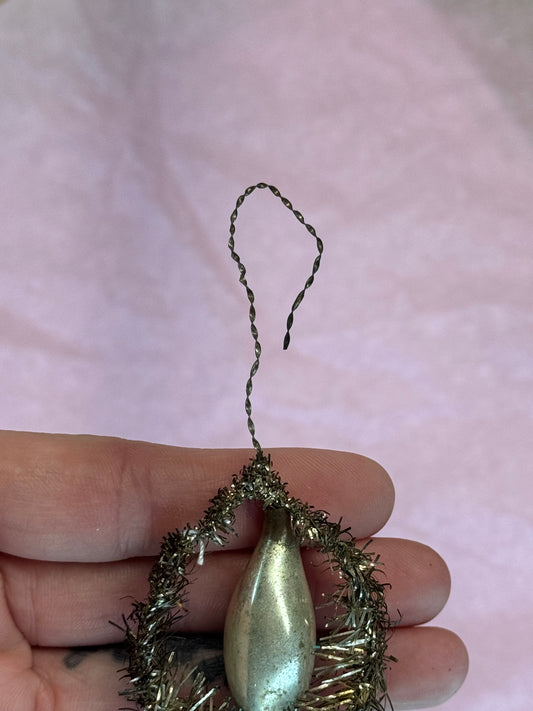 Victorian Christmas Ornament #1687