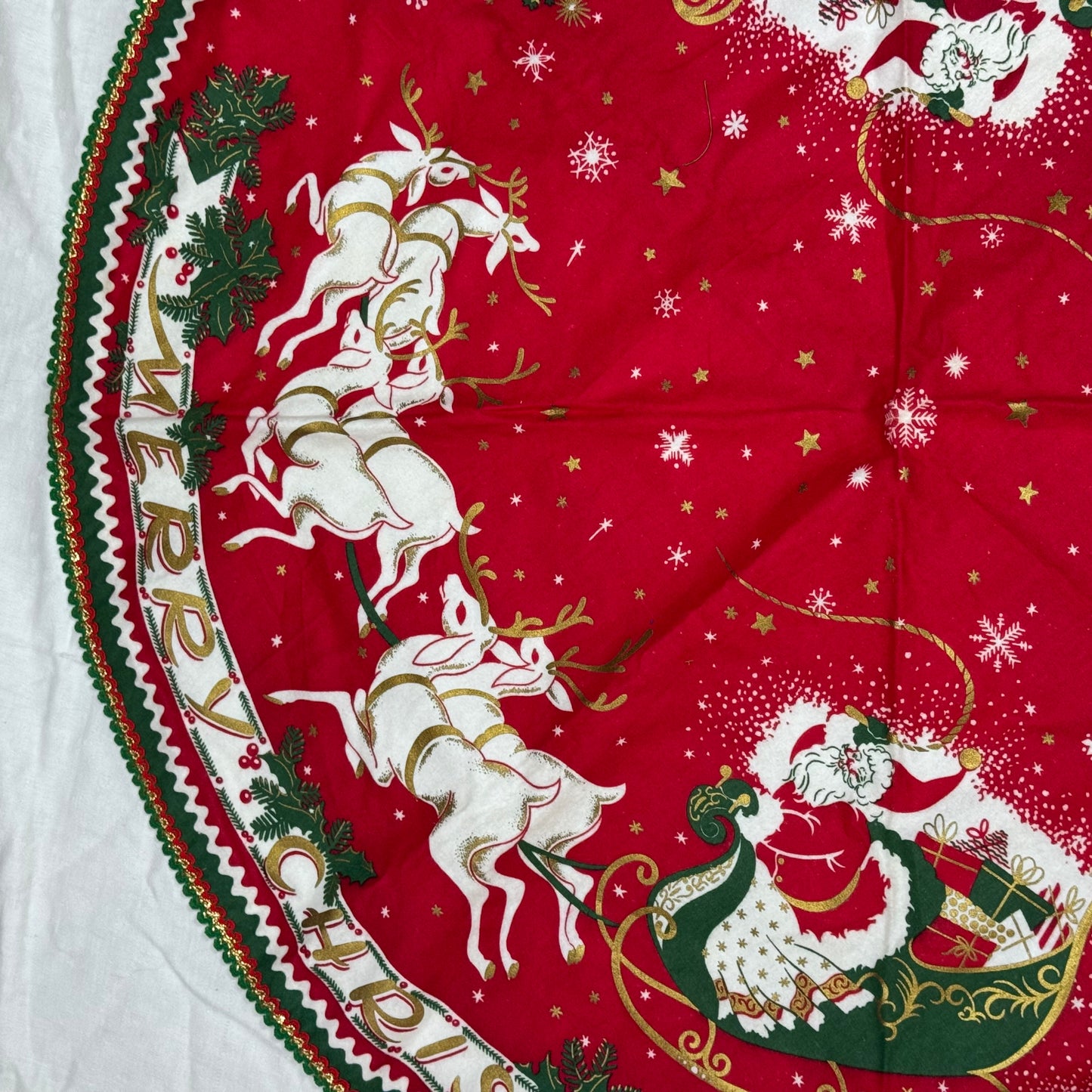 Christmas Round Tablecloth Santa Sleigh Vintage #2193