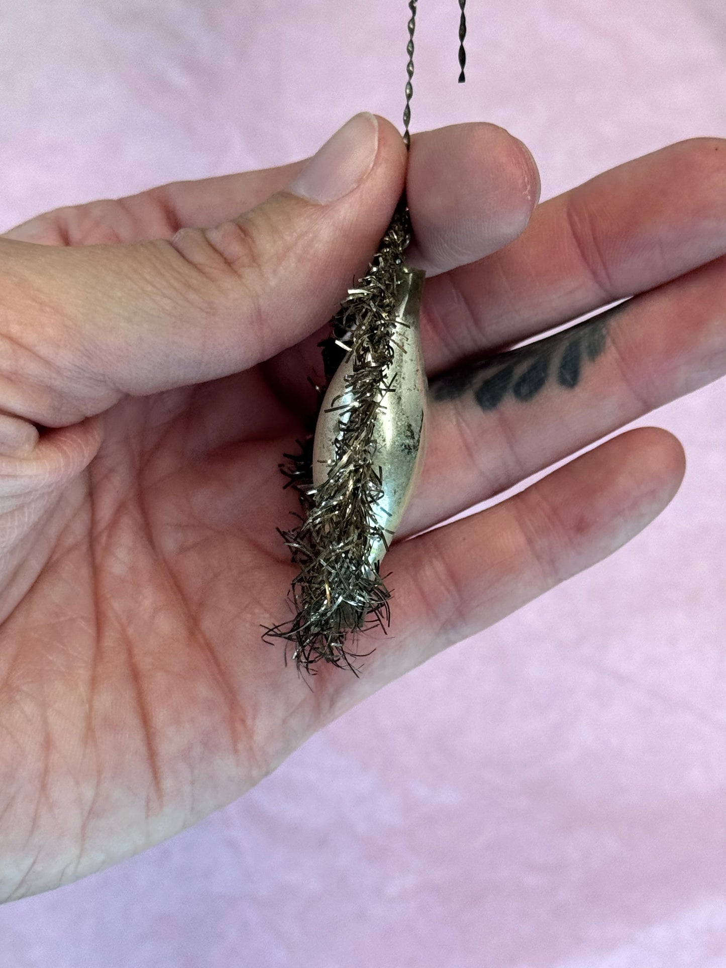 Victorian Christmas Ornament #1687