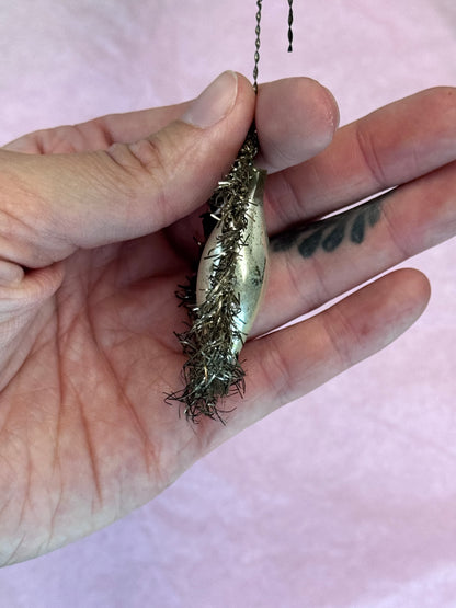 Victorian Christmas Ornament #1687