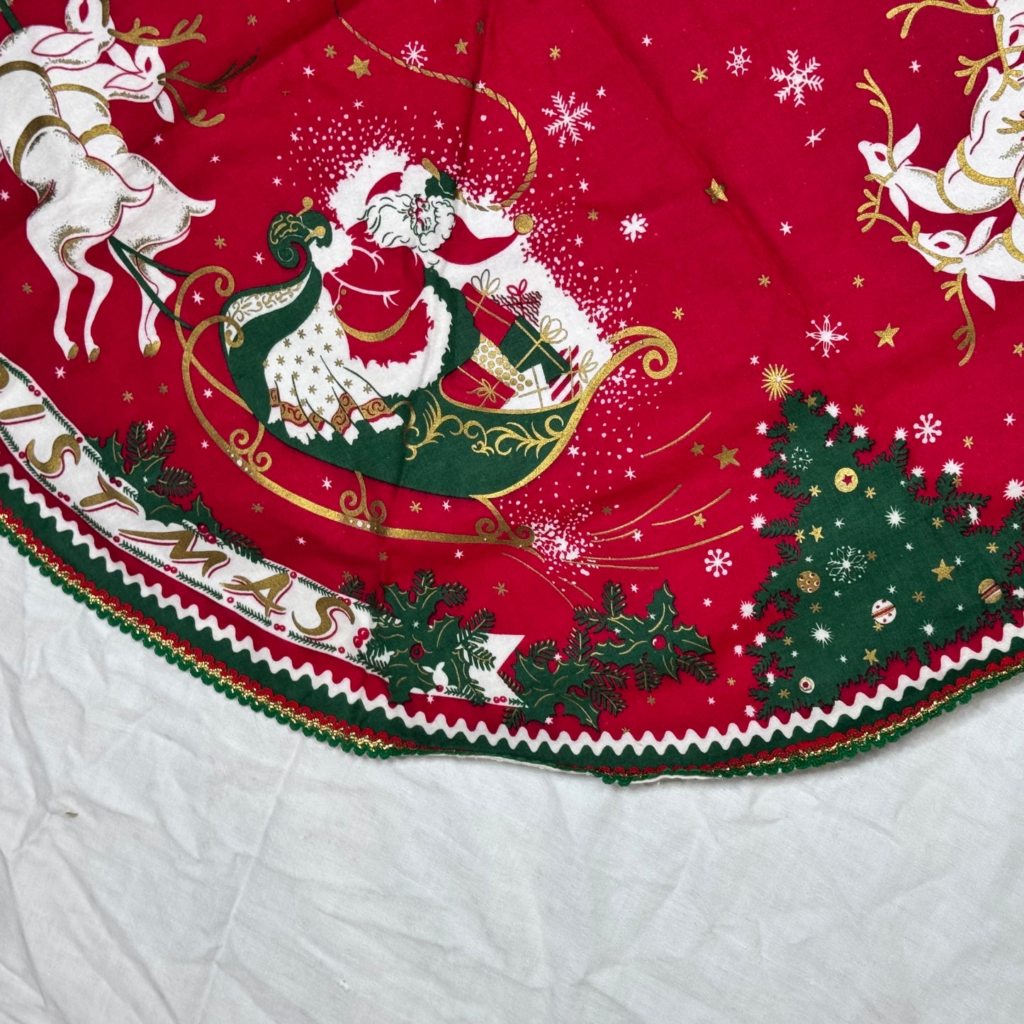 Christmas Round Tablecloth Santa Sleigh Vintage #2193