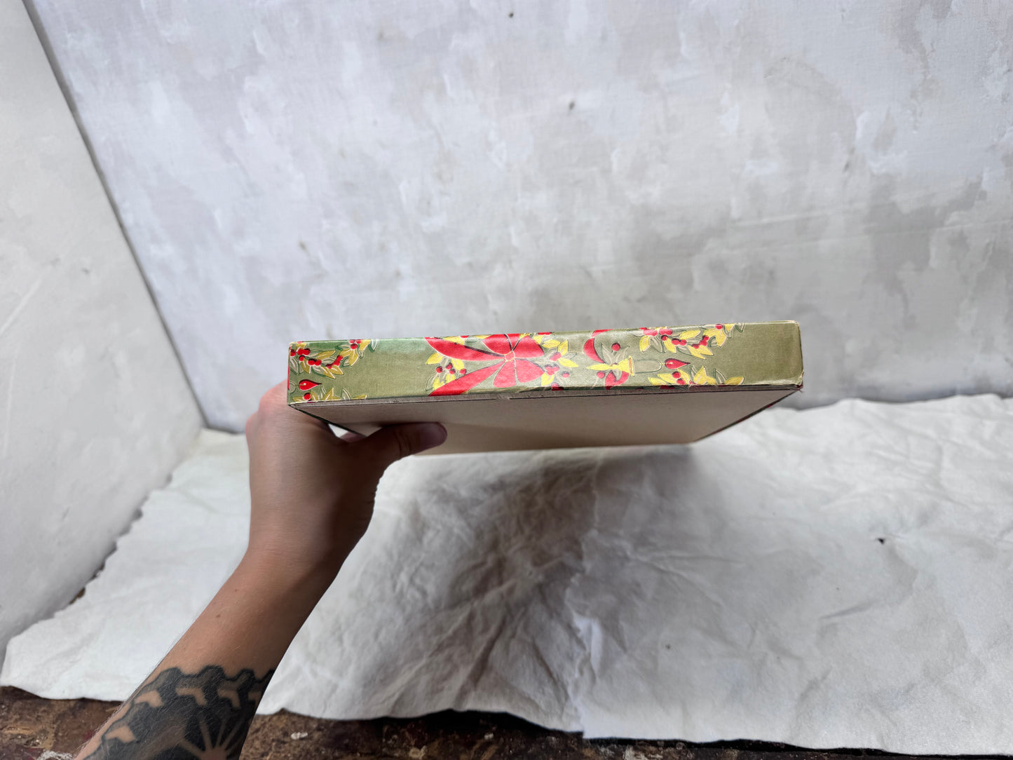 Vintage Christmas Gift Box #1744