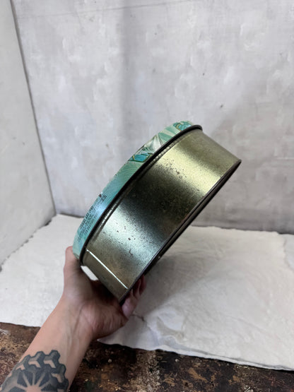 Currier & Ives Christmas Tin Round Empty Vintage Maurice Lenell #1887