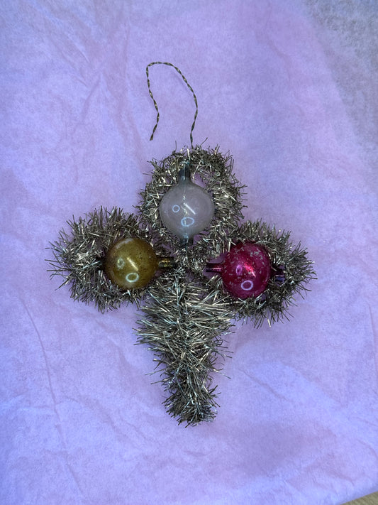 Victorian Christmas Ornament #1689