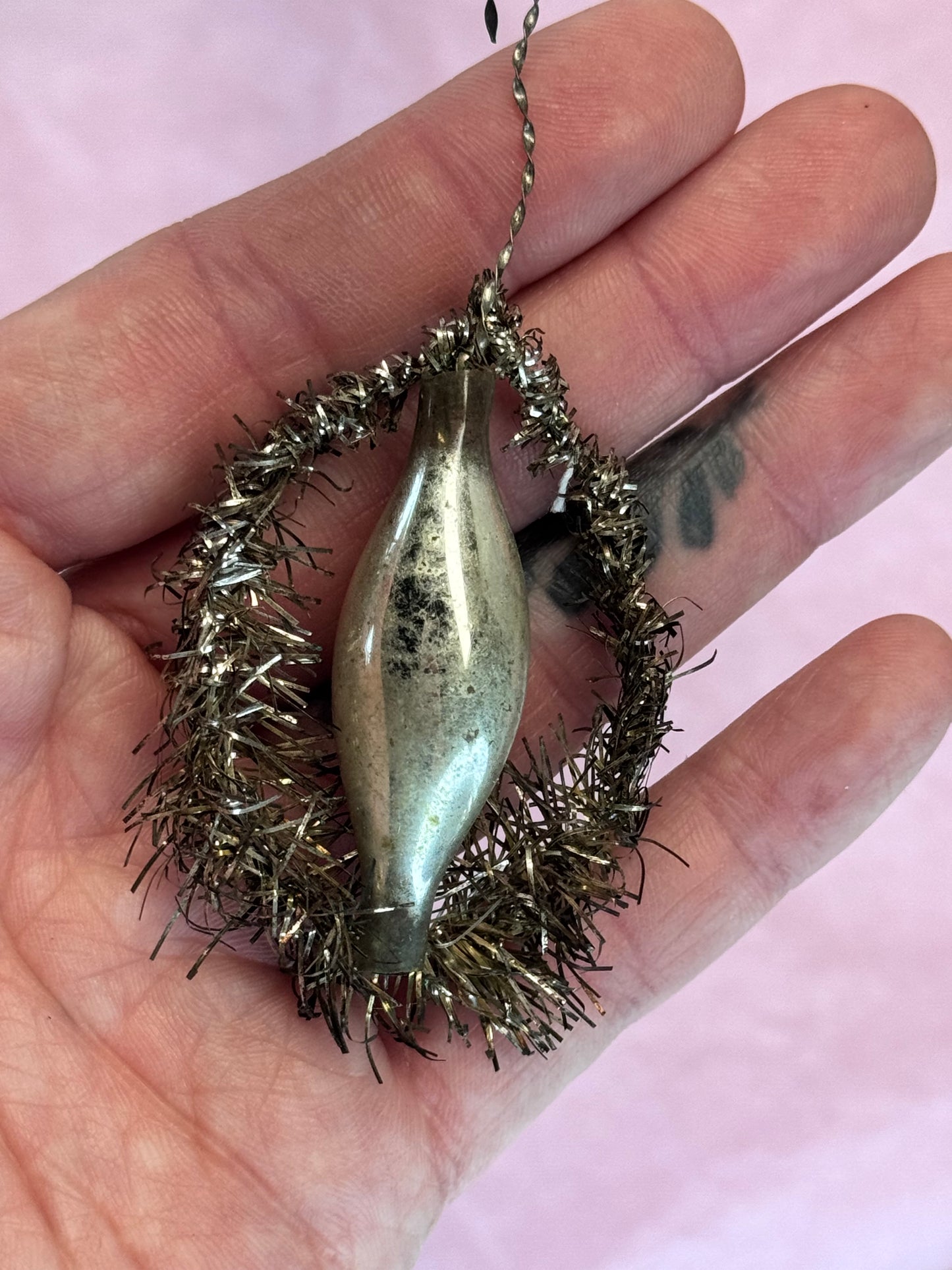 Victorian Christmas Ornament #1687