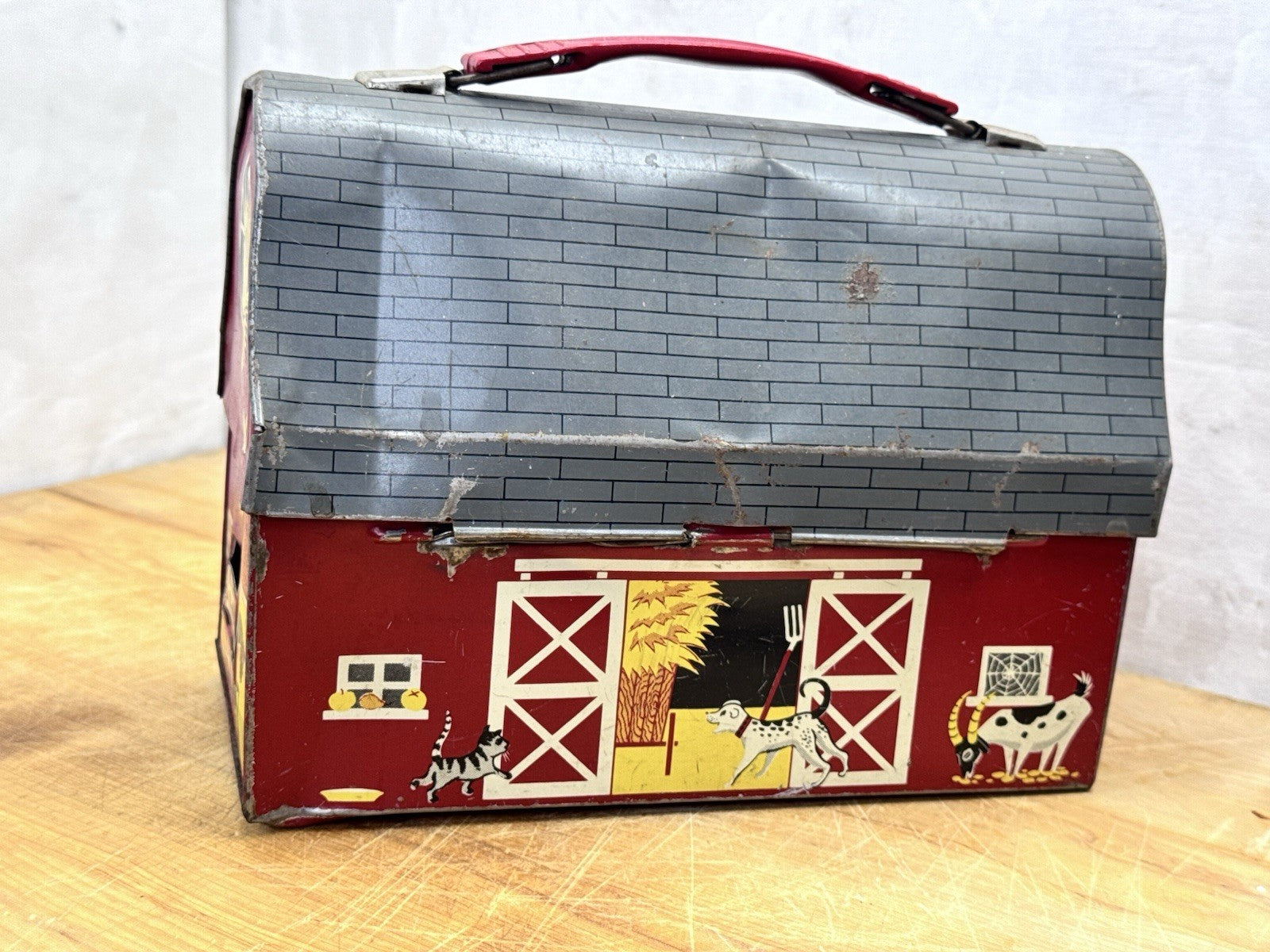 Barn Lunch Box Vintage #1162