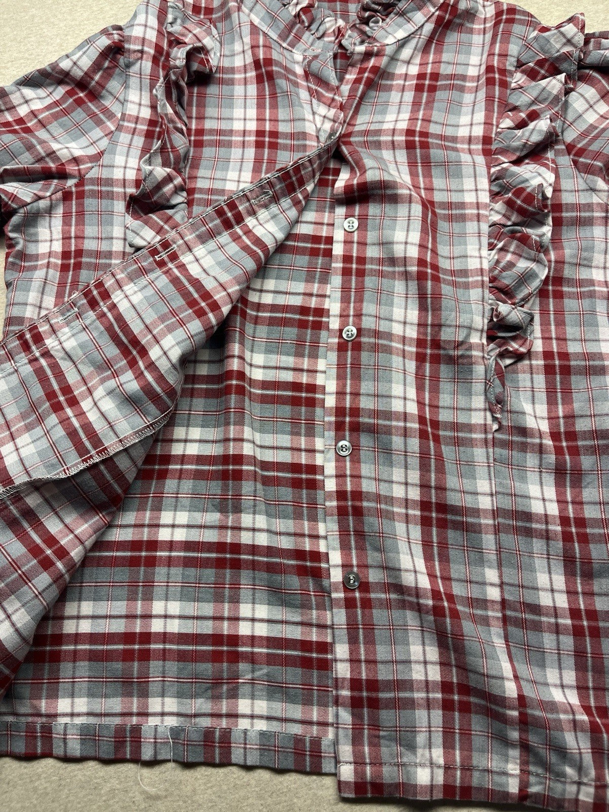 1970s Women’s Ruffled Red & Grey Flannel L Sleeve Top