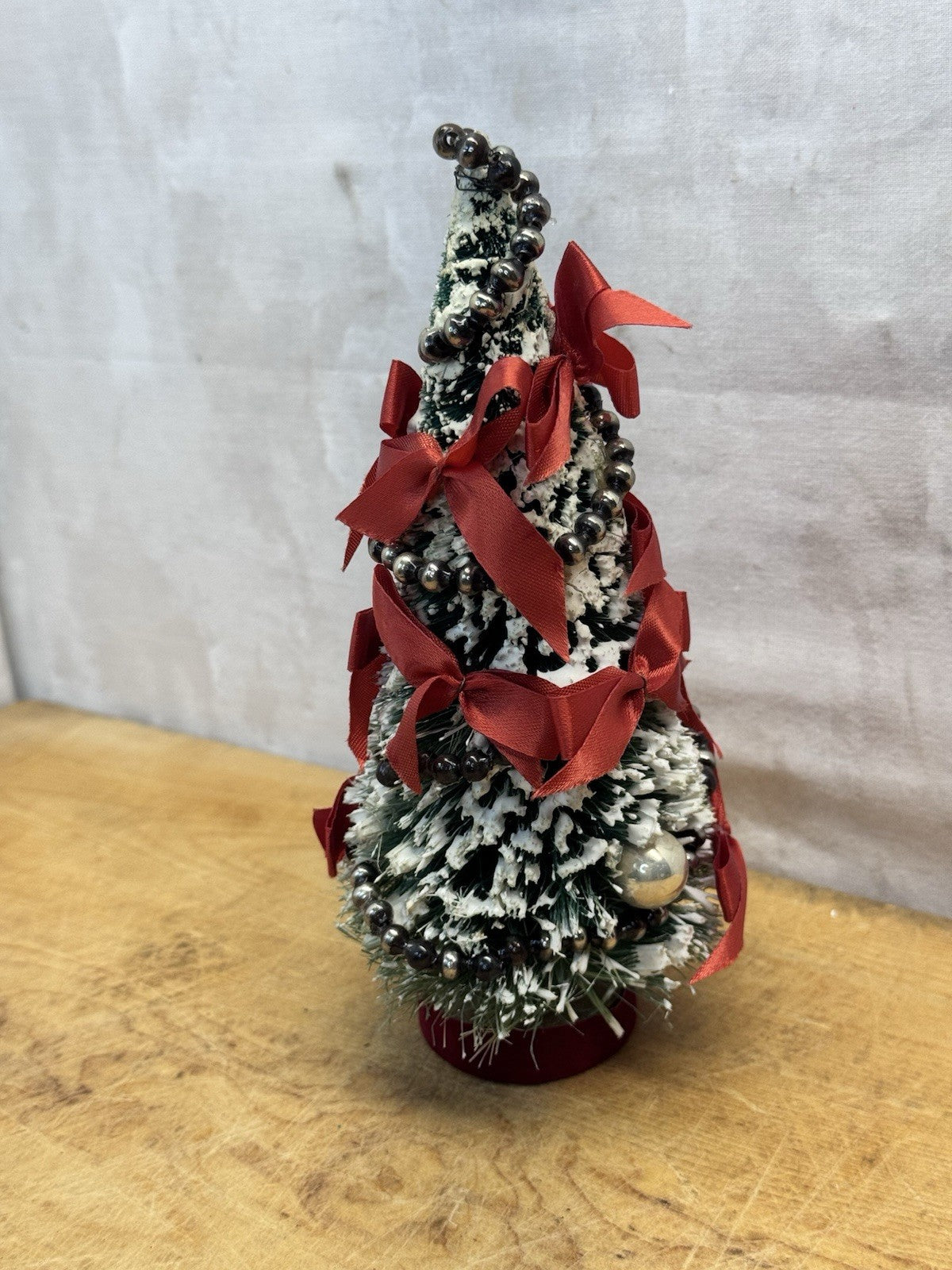 Bottle Brush Christmas Tree With Ornaments Vtg #1349