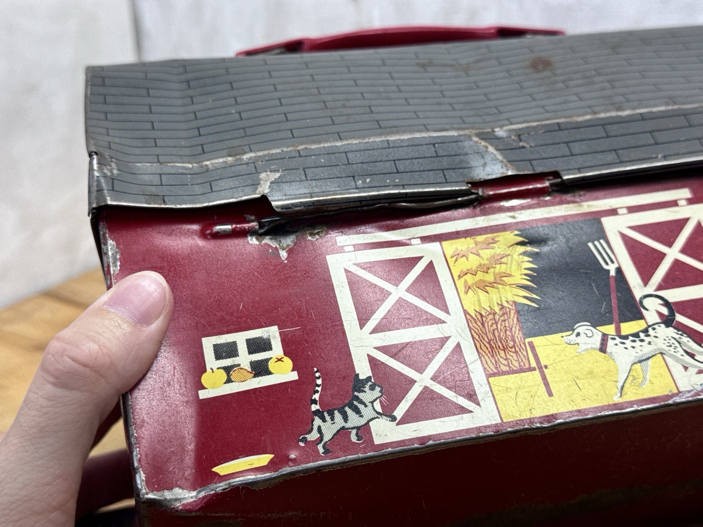 Barn Lunch Box Vintage #1162