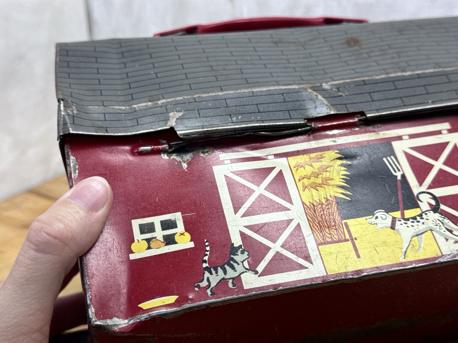 Barn Lunch Box Vintage #1162