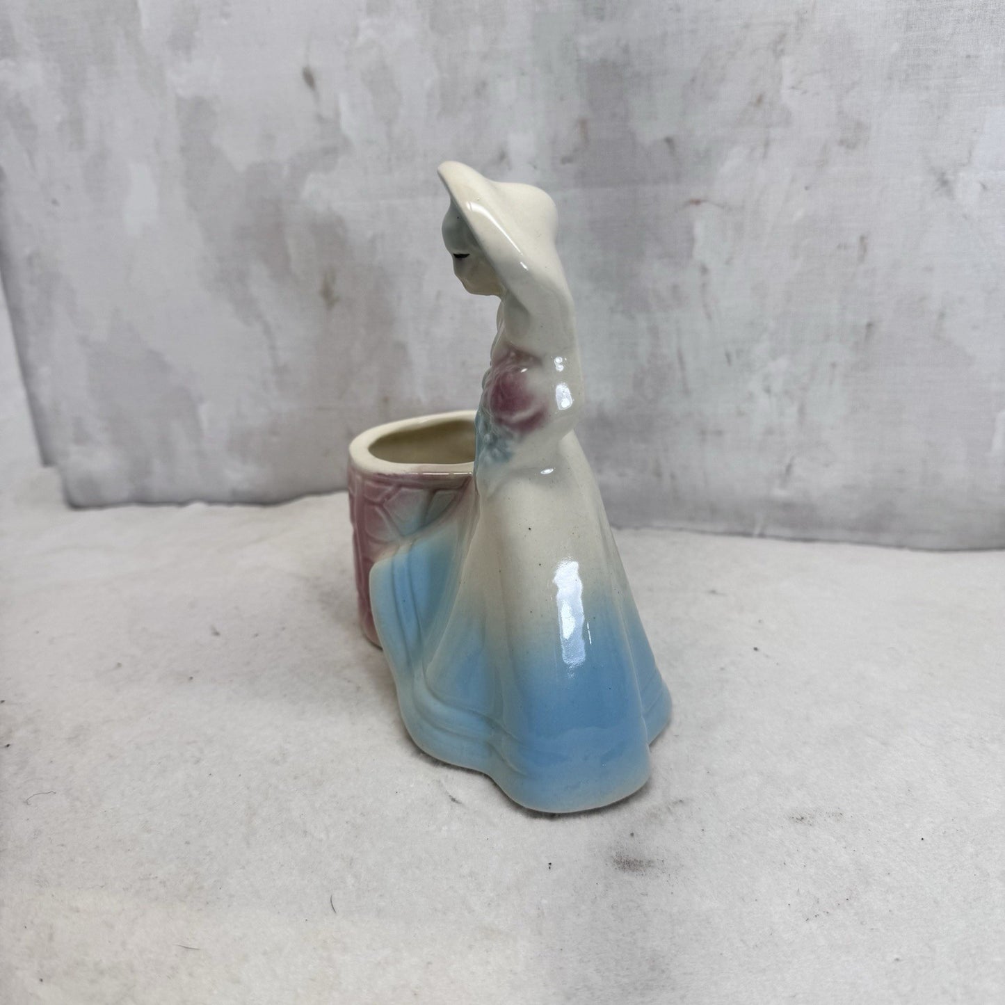 Shawnee Pottery Southern Belle Wishing Well Planter