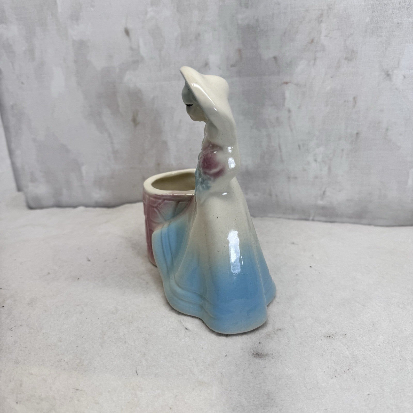 Shawnee Pottery Southern Belle Wishing Well Planter