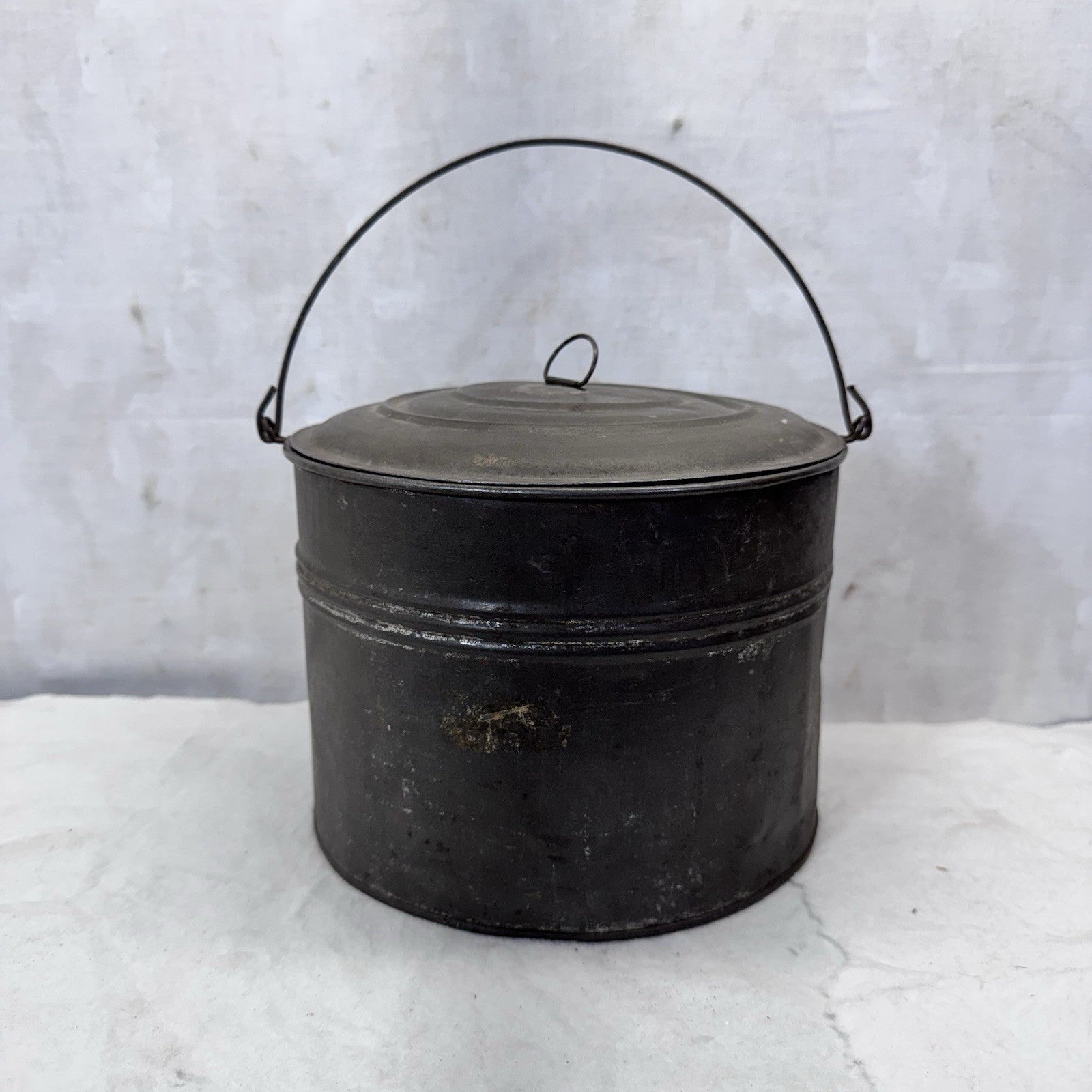 Metal Small Berry Bucket With Lid Vintage