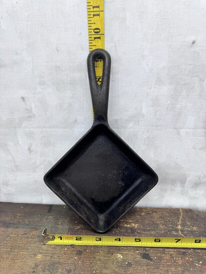 RARE Vintage GRISWOLD Square Egg Skillet #129 Cast Iron Uncleaned