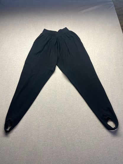 1980s Women’s Black Knit Stirrup Pants