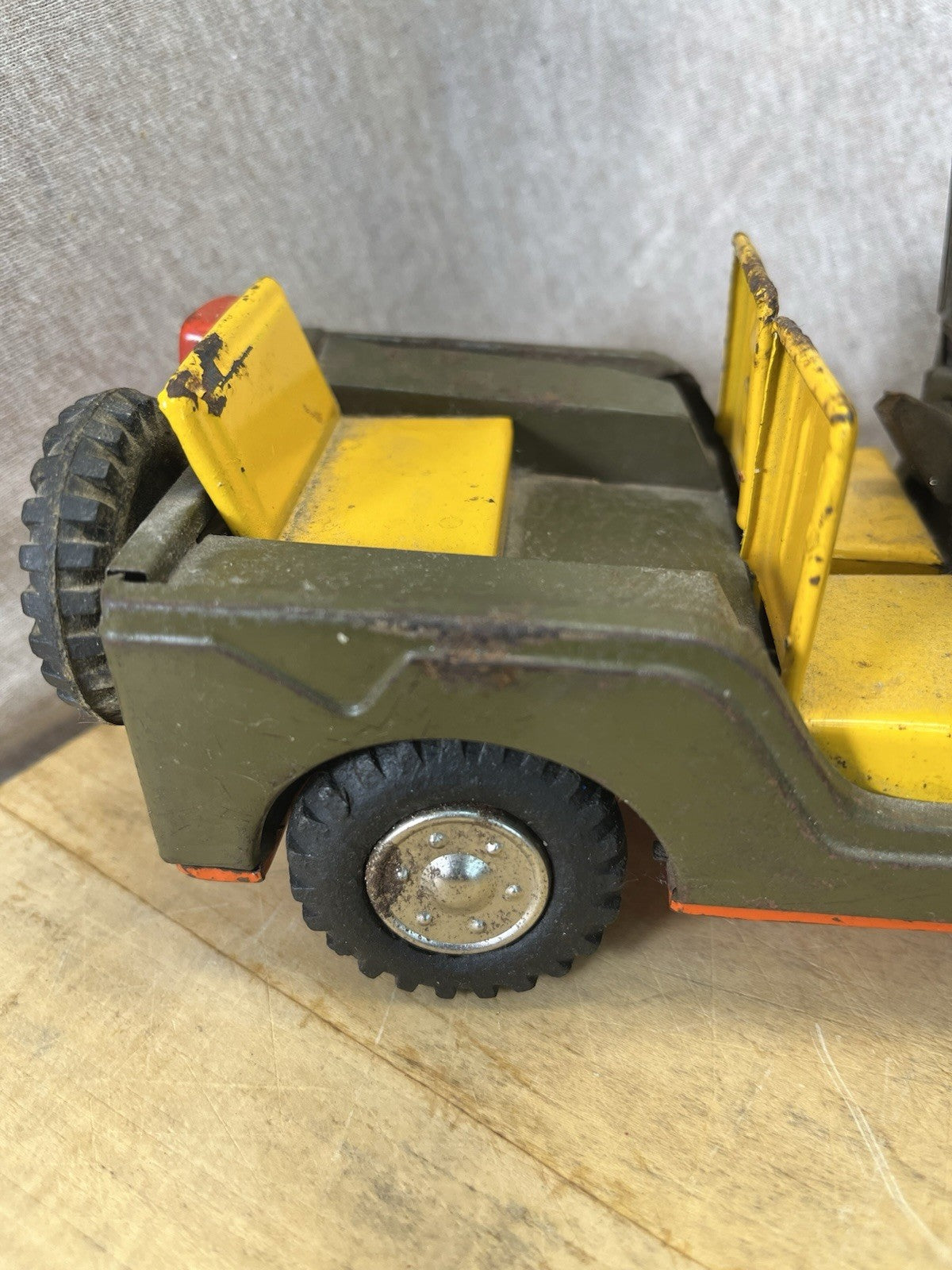 Vintage Tin Friction Jeep W/ Toy Working Spring Howitzer Gun