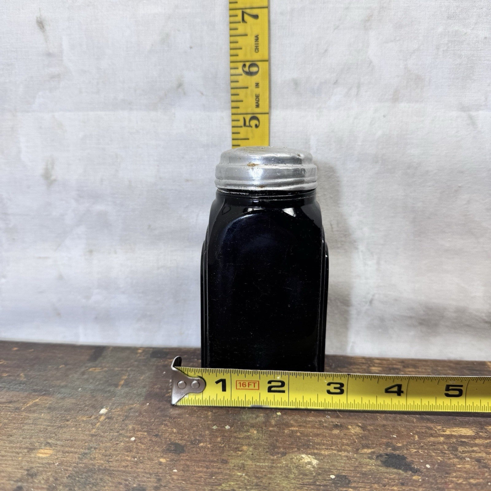 McKee Roman Arch Black Salt/Pepper Shaker Vintage