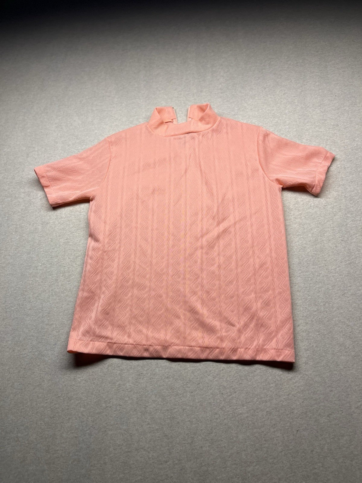 1970s Women’s Peach Knit S Sleeve Shirt
