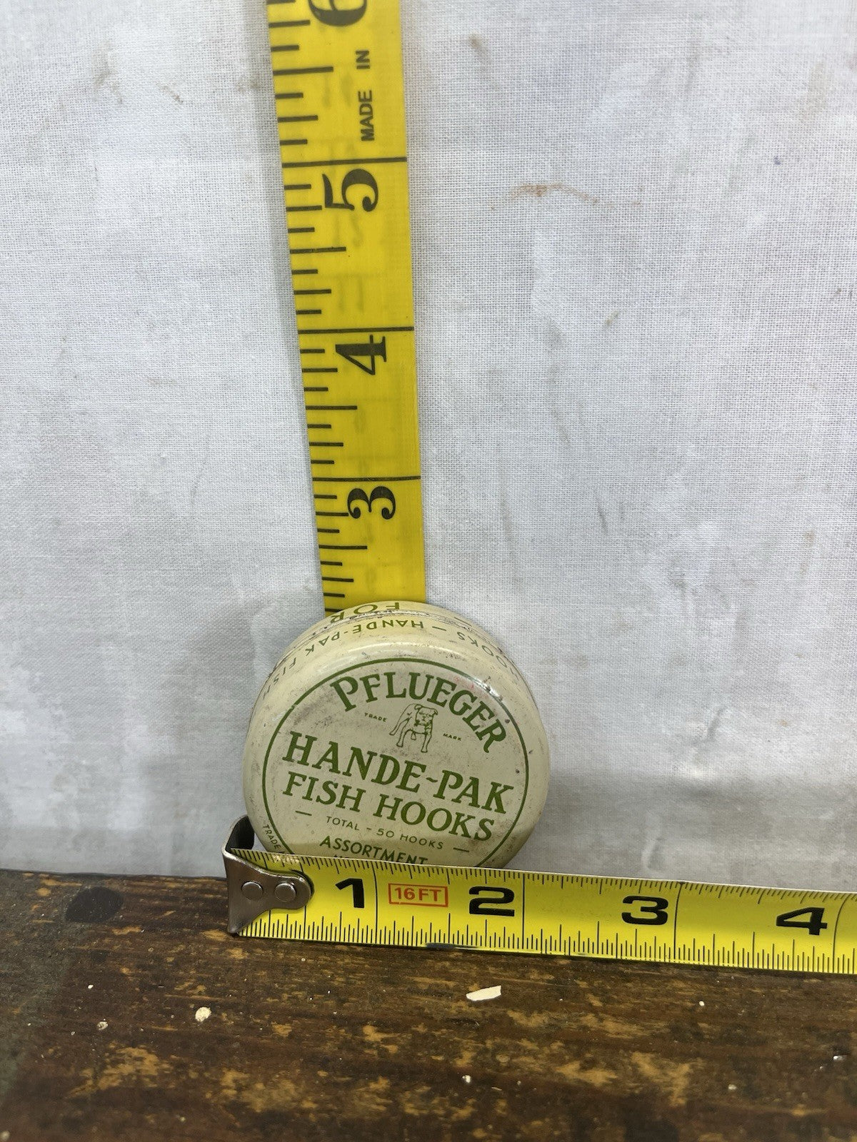 Pfluger Handy Fish Hook Tin W/hooks