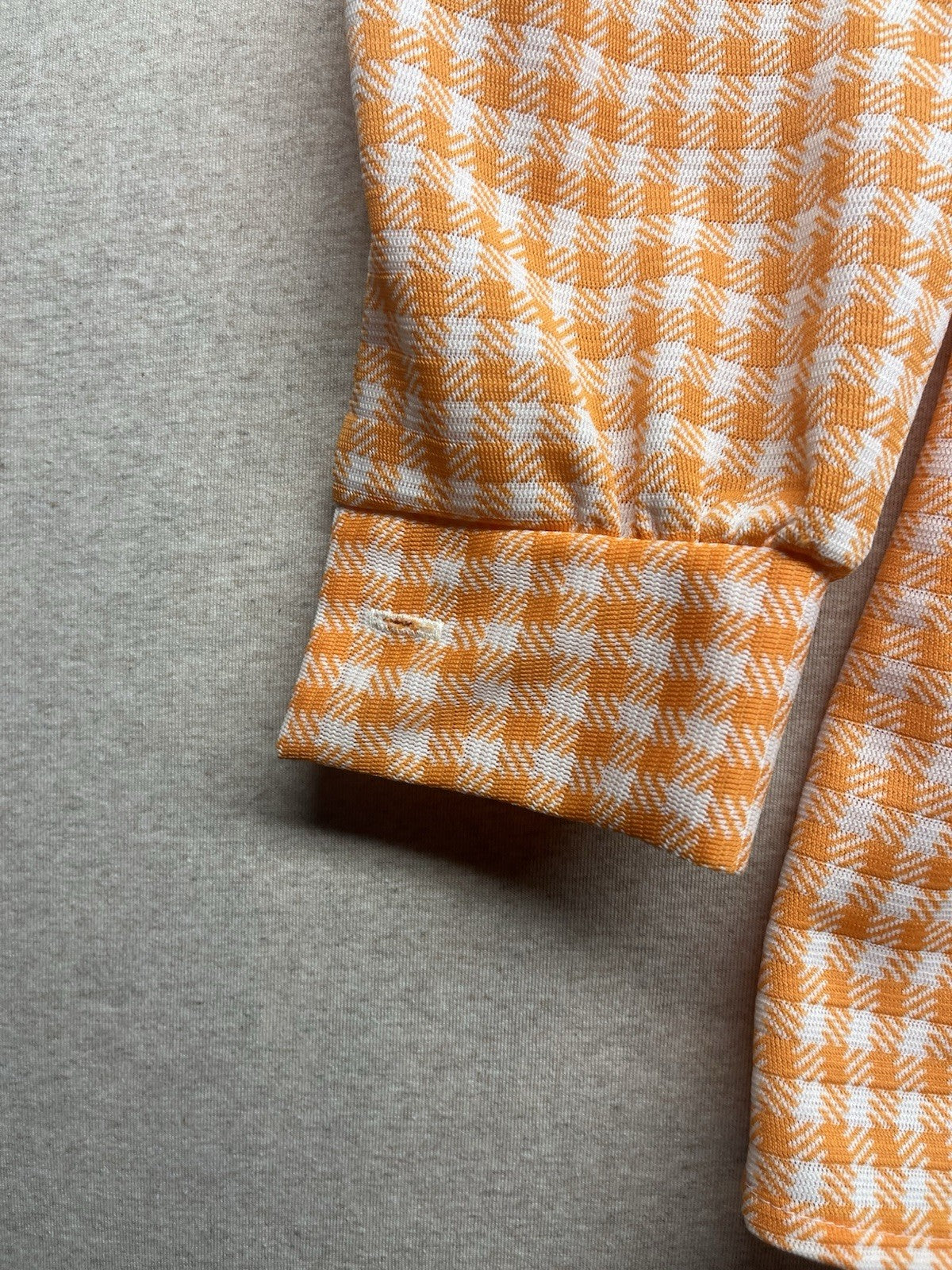 1970s Women’s Orange Plaid L Sleeve Knit Top