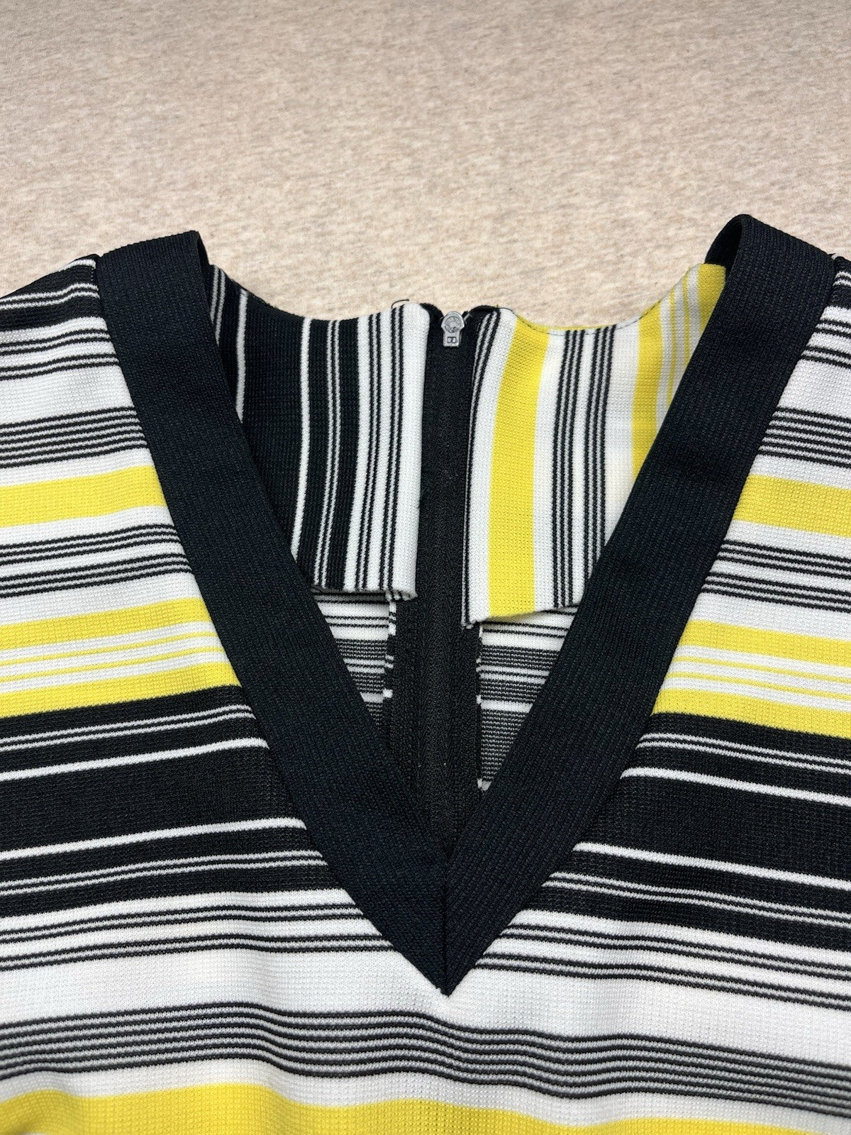 1960s Women’s Knit Striped V-Neck Sleeveless Shirt