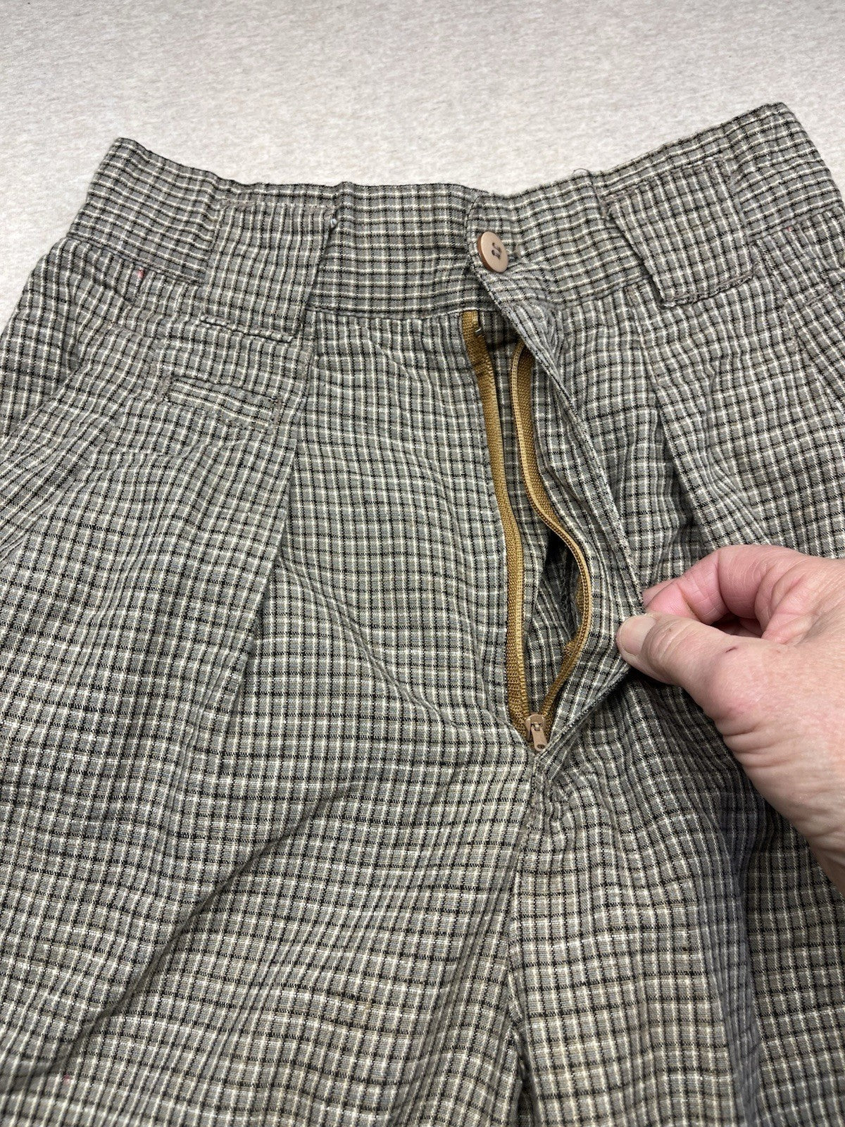 1990s Women’s Brown Plaid Cotton Pants