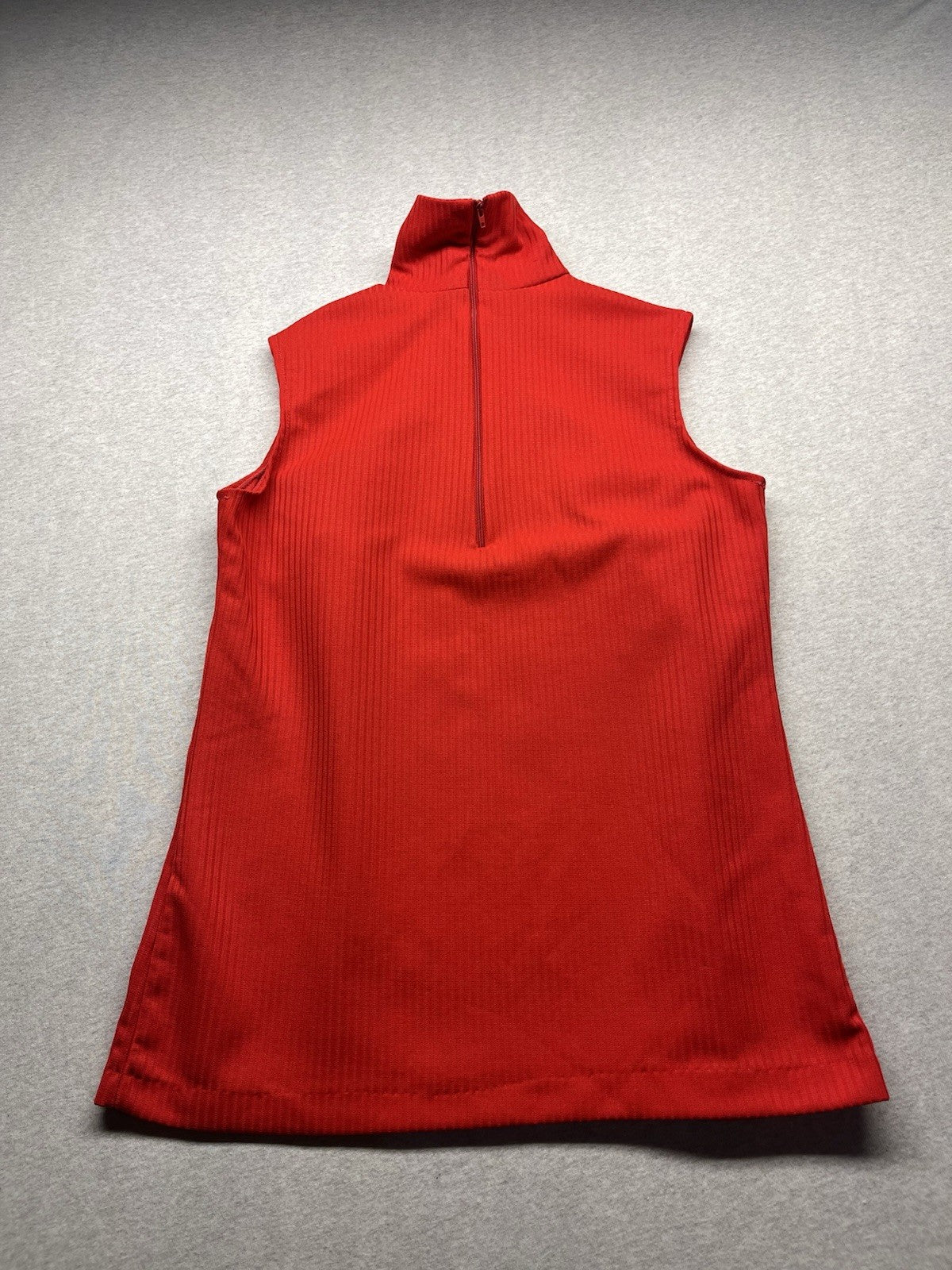 1960s Women’s Red Sleeveless Knit Top