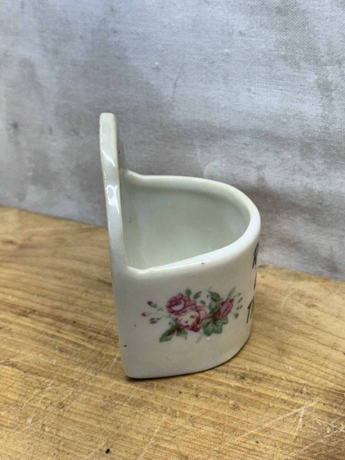 Rings And Things Ceramic Small Wall Holder Antique #1437
