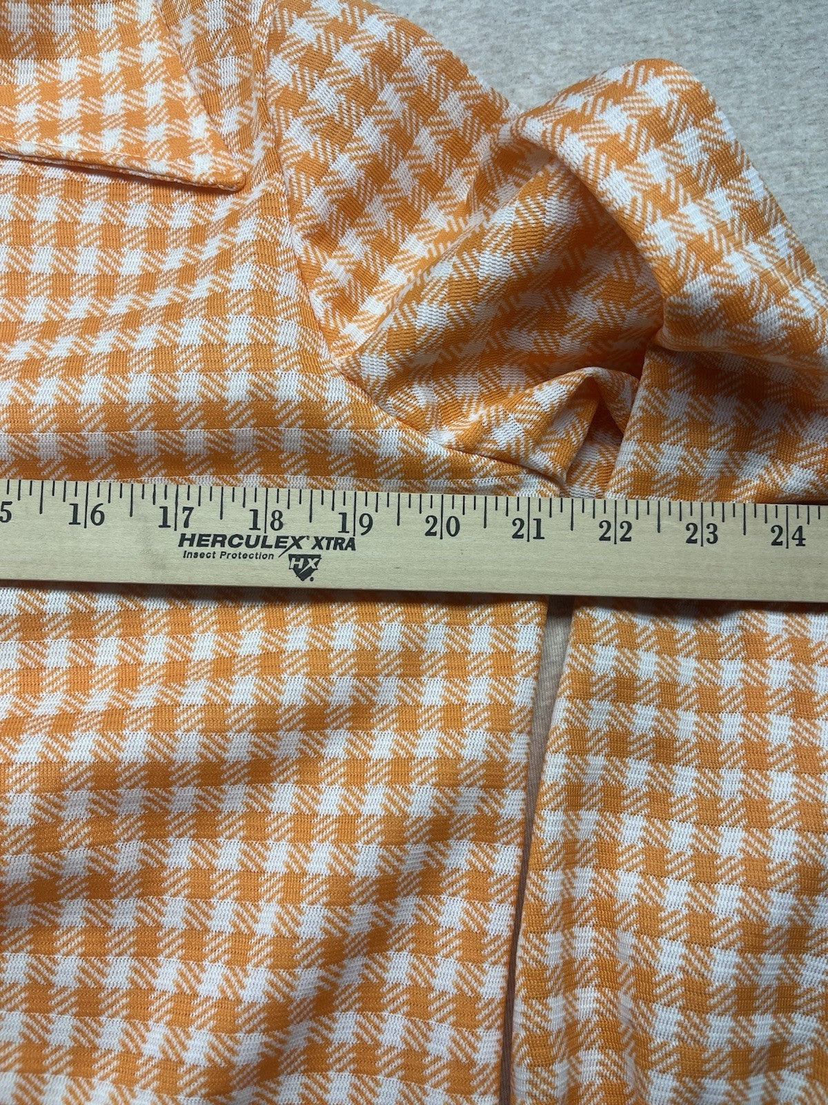 1970s Women’s Orange Plaid L Sleeve Knit Top