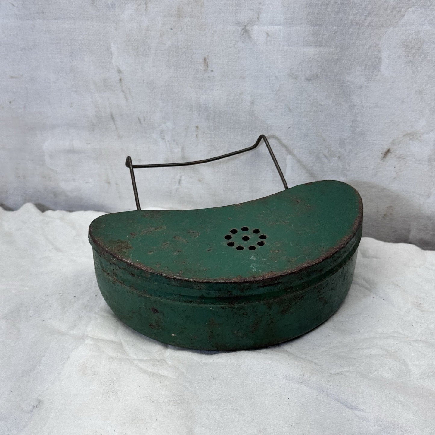 Metal Vintage Waistband Fishing Bait Container Green