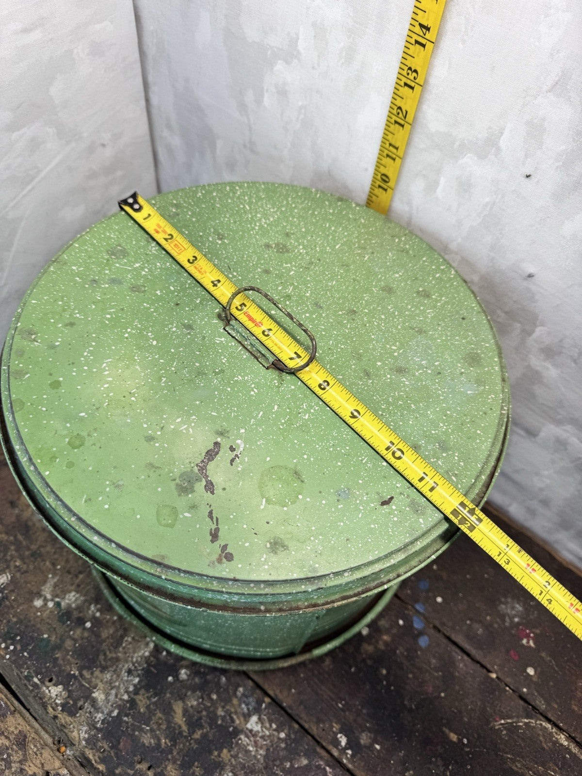 Vintage Green Tin Cake Carrier #1466