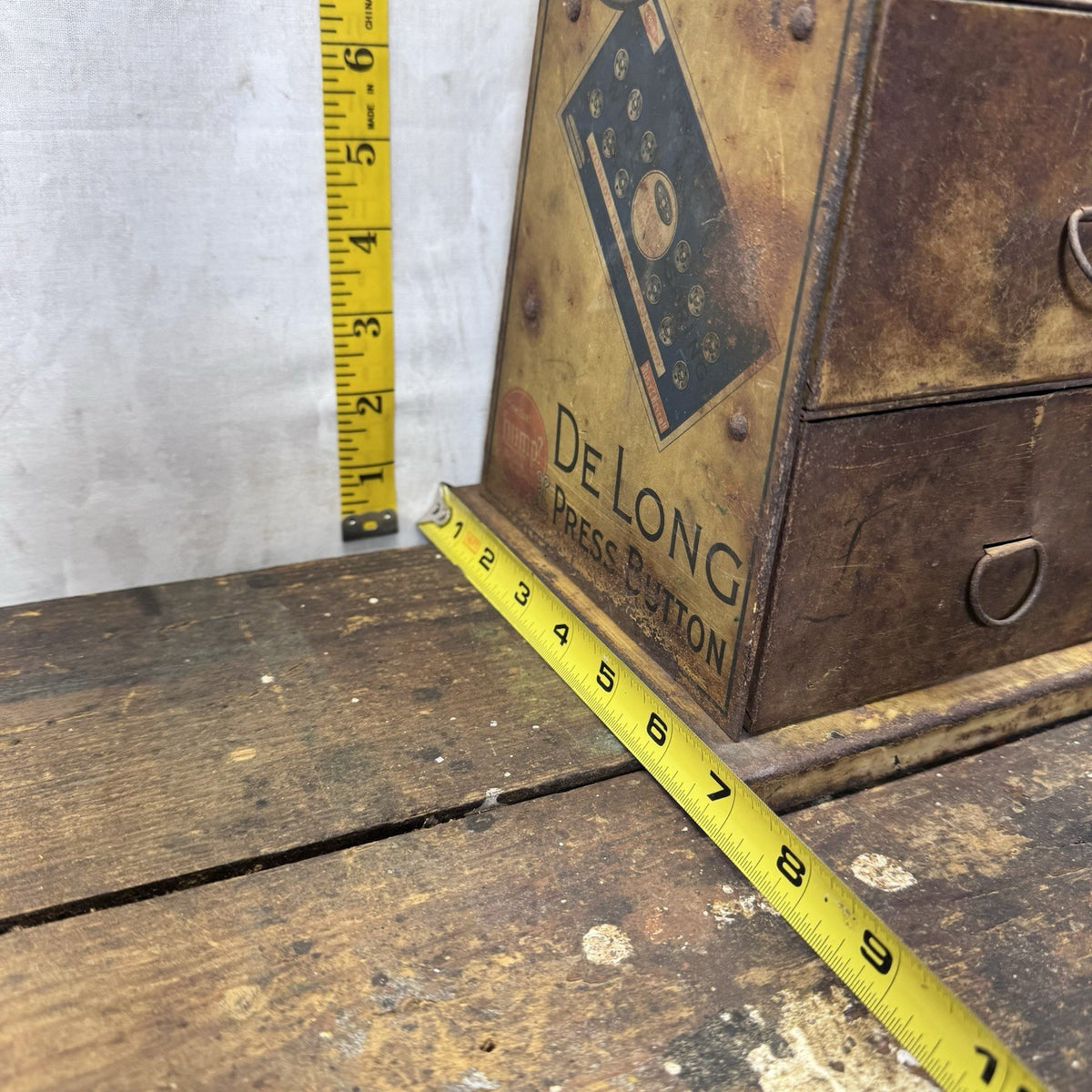 De Long Press Button Metal Organizer Vintage Rustic