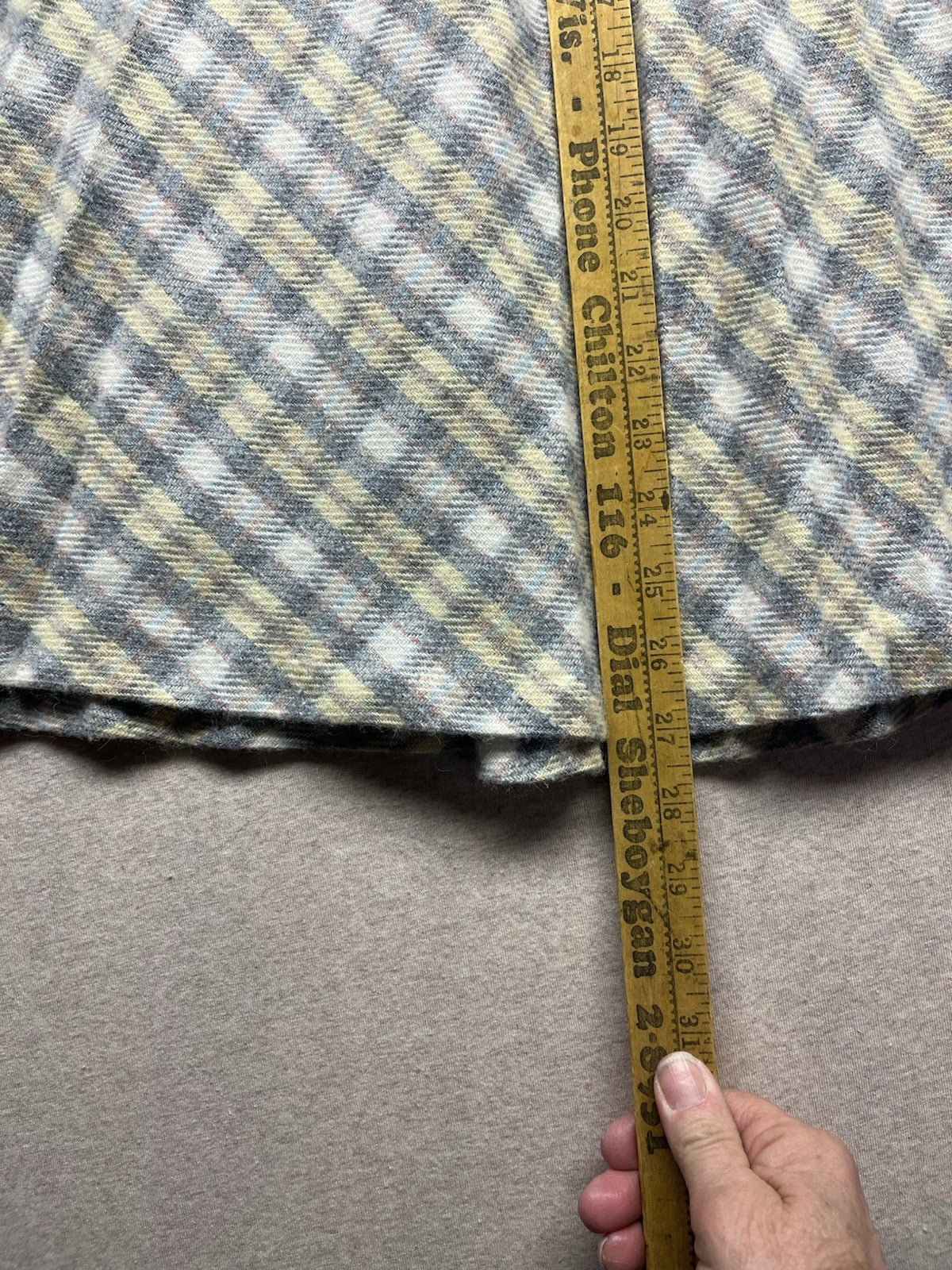1960s Women’s Grey Plaid Wool Skirt
