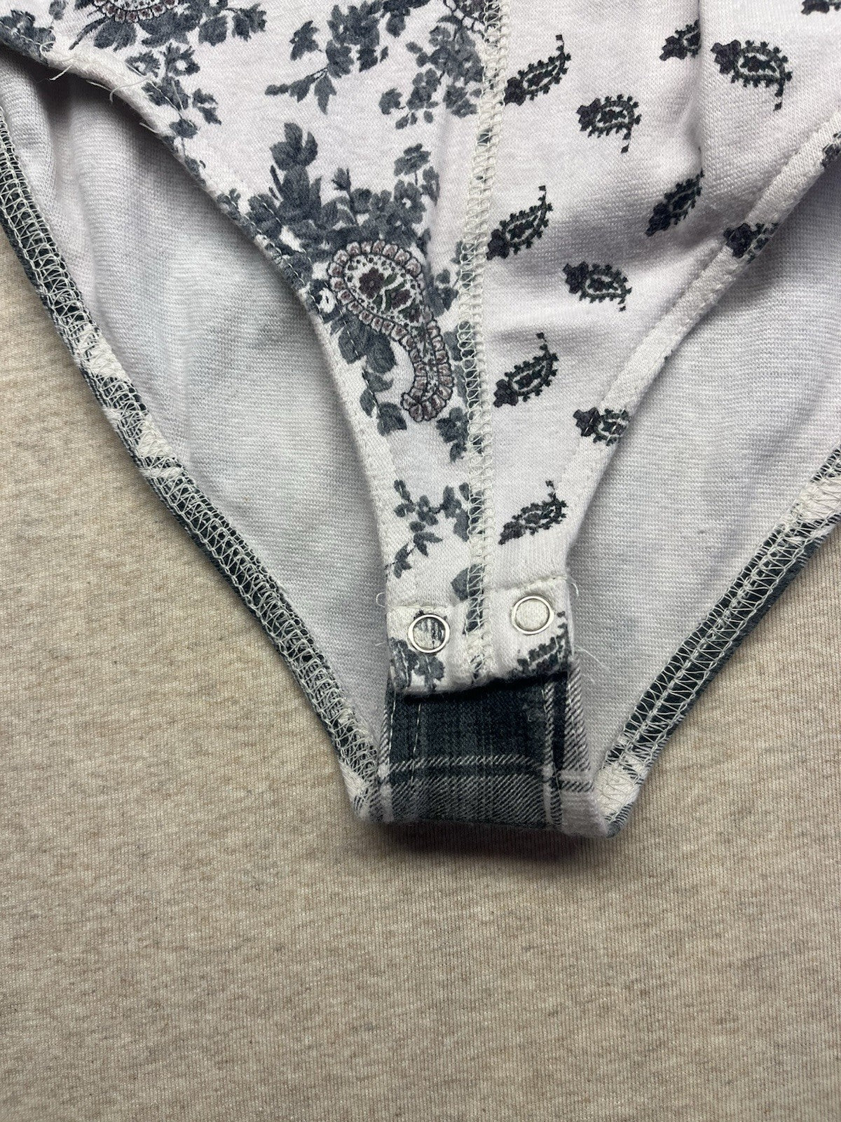 1980-90s Youth Paisley L Sleeve Knit Body Suit