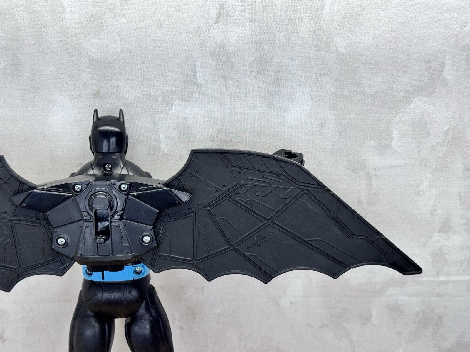 DC Comics Batman Bat-Tech 12-inch Deluxe Action Figure w/Expanding Wings #1370