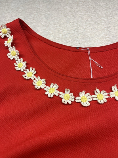 1960s Women’s Red  Appliquéd Knit Sleeveless Shirt