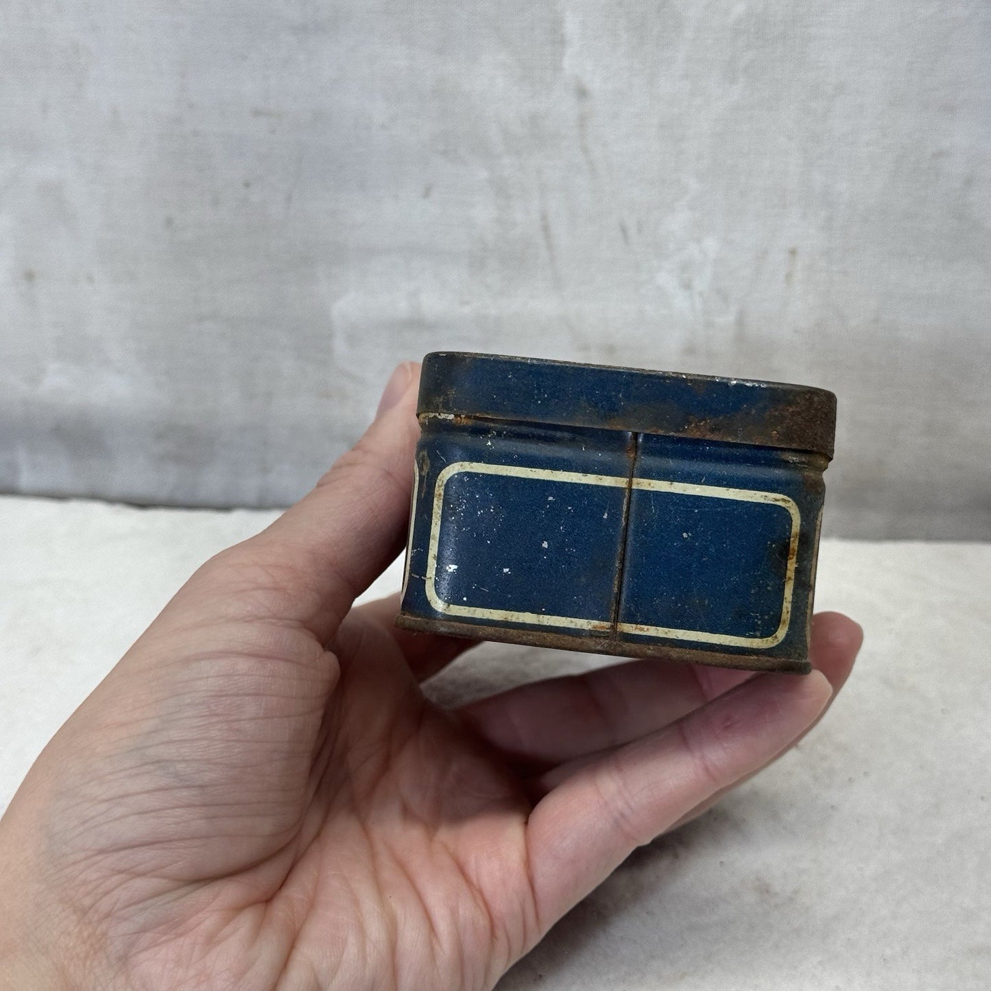 Tung-Sol Fixed Focus Automobile Lamp bulbs Metal Vintage Tin