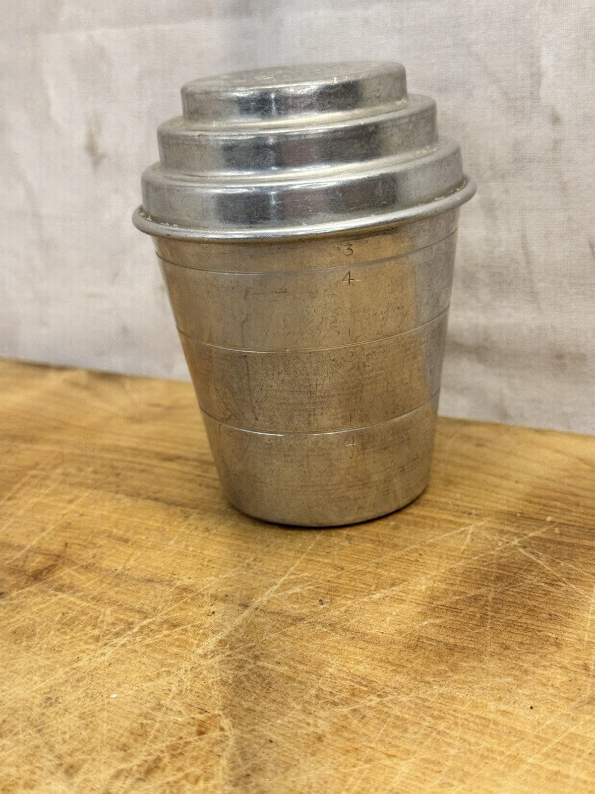 Aluminum Smooth Measure And Mixer Vtg #1409