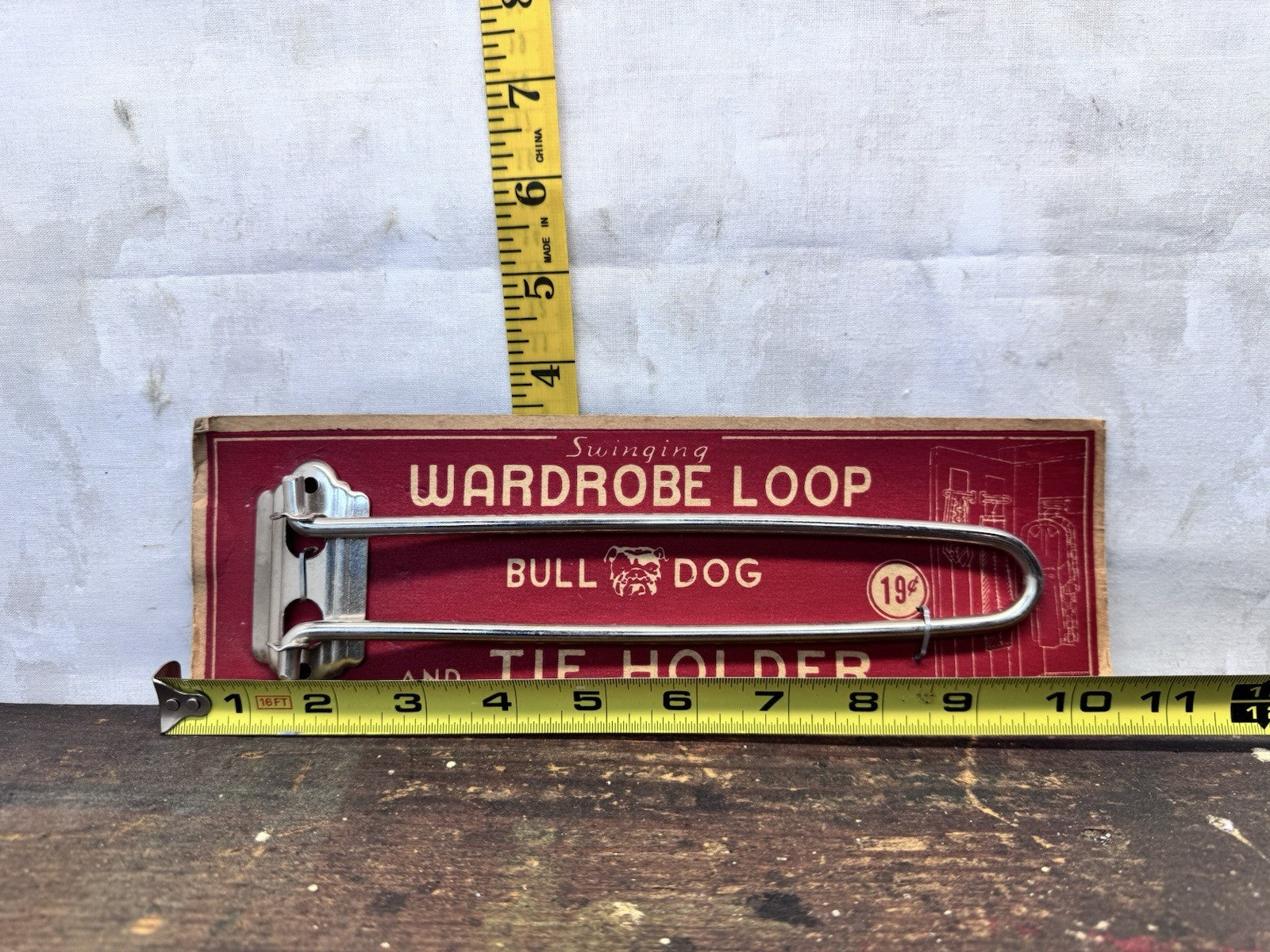 Vintage Bulldog Tie And Wardrobe Holder NOS #1047
